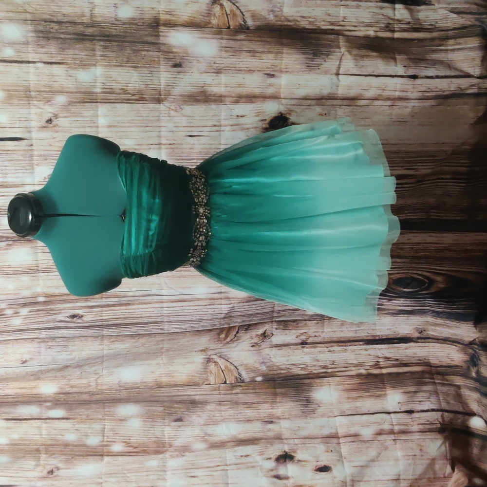 Size 5/6 strapless B Darlin green tulle dress